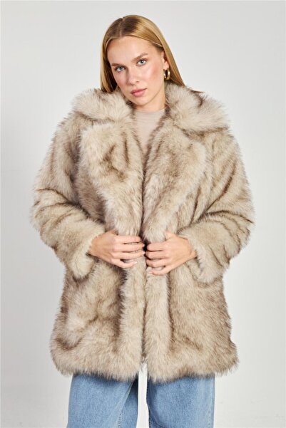 BARRELS AND OIL Women's Shawl Collar Long Plush Coat - Beige