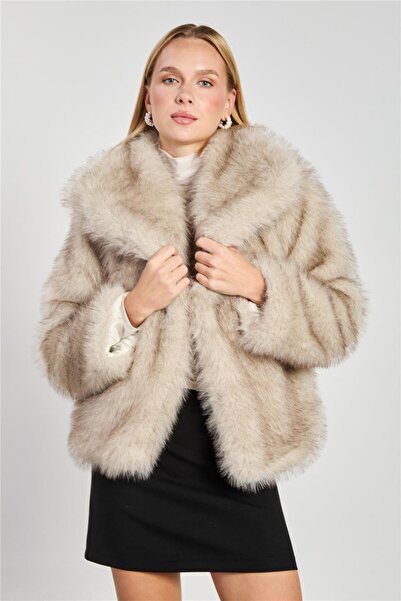 BARRELS AND OIL Women's Shawl Collar Plush Coat - Beige