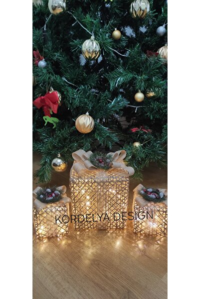 kordelya design YILBAŞI AĞACI ALTI LED IŞIKLI HEDİYE PAKETİ SETİ BÜYÜK BOY 22...