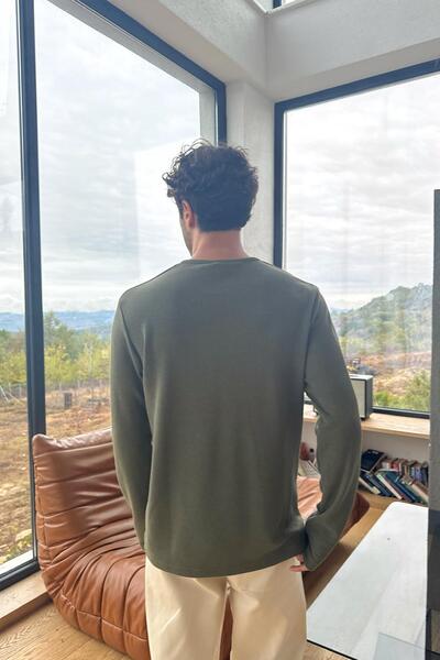 Flaw Wear Snap Fastener Oversized Long Sleeve T-Shirt