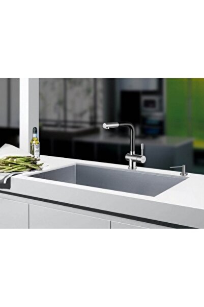 SanDonna Riva black-chrome kitchen faucet with pull-out shower