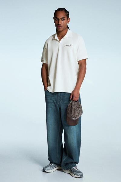 Bershka Embroidered structured short sleeve polo shirt