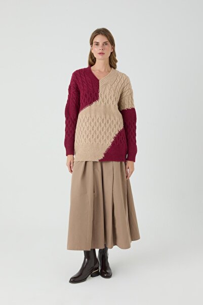 inspiration قميص أرديتش بياقة على شكل V بلون بيج/كرزي