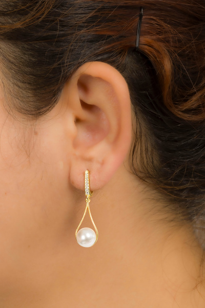 klas gümüş 925 Ayar Gümüş Zarif İnci Sallantılı J Küpe - 10 mm Gold Kaplamalı Küpe