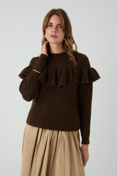 inspiration DEFNE SELANİK ÖN VE KOL FIRFIRLI KAZAK KAHVE