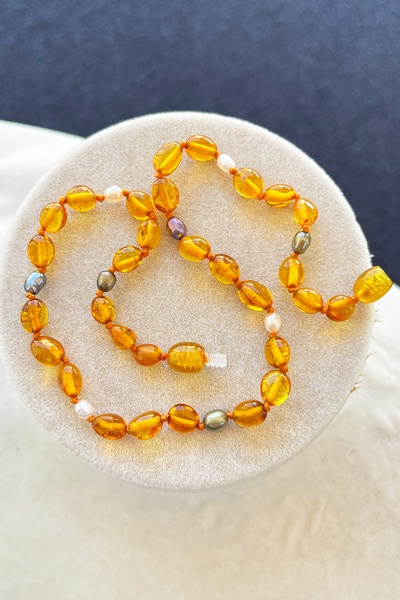 İpek Kehribar Certified Amber Baby Necklace - Caramel Color, Pearl Detail, Flat Amber Necklace Silk-349