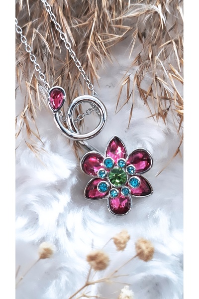 Serenity قلادة فولاذية ملتوية من ليديليا