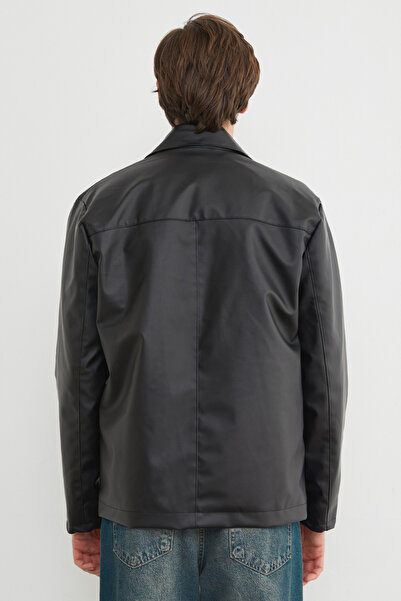 Fulla Moda Μπουφάν από συνθετικό δέρμα με βελούδινη επένδυση στο εσωτερικό του γιακά πουκάμισου