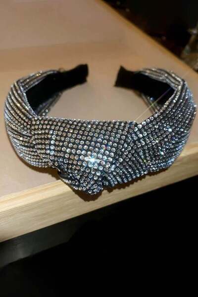 TAKIŞTIR Coroană cu noduri de culoare argintie cu detalii din piatră