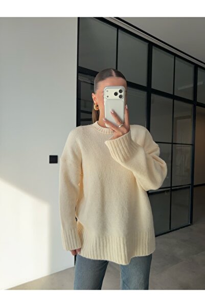 BB Bensu Buyruk PULOVER OVERSIZE CU GÂRĂ BICICLETA DE CULOARE CREMĂ