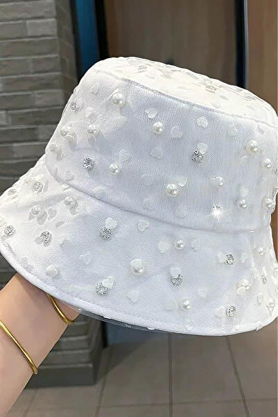 TAKIŞTIR White Color Pearl Detailed Heart Figured Design Hat