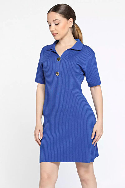 Zehra Gül Saksmavisi Polo Yaka Ön Düğme Detaylı Likralı Kadın Mevsimlik Triko Elbise