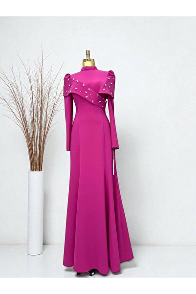 Prive KREP YAKA TAŞ İŞLEMELİ KUYRUKLU ABİYE