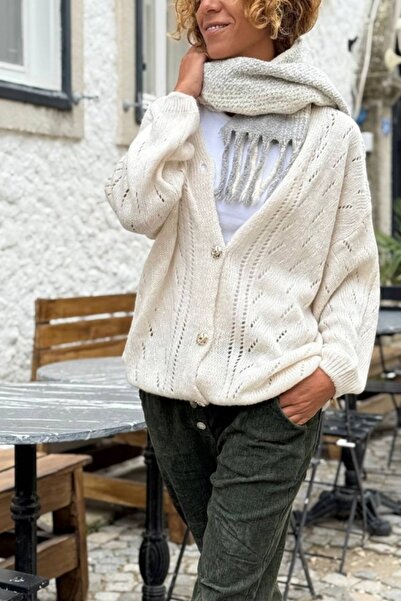 Güneşkızı Ιταλική ζακέτα από μαλακό μαλλί με μαλακή υφή A δαντελωτή πλέξη με κουμπιά σε σχήμα V 70 50