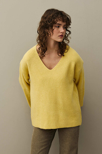 Fahhar V-Neck Basic Knitwear Sweater Yellow