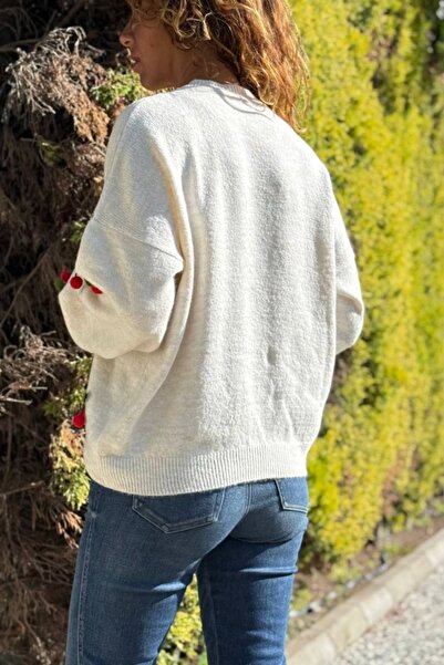 Güneşkızı Ecru Crew Neck Washed Cherry Detailed Soft Textured Loose Sweater 60 55
