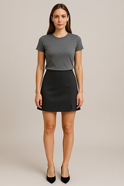 Sensis Yırtmaç Detaylı Şort Etek