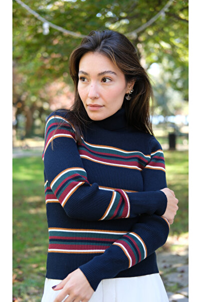 Butik Una Fiaba-Pulover tricotat cu dungi pentru femei basic cu gât roșu