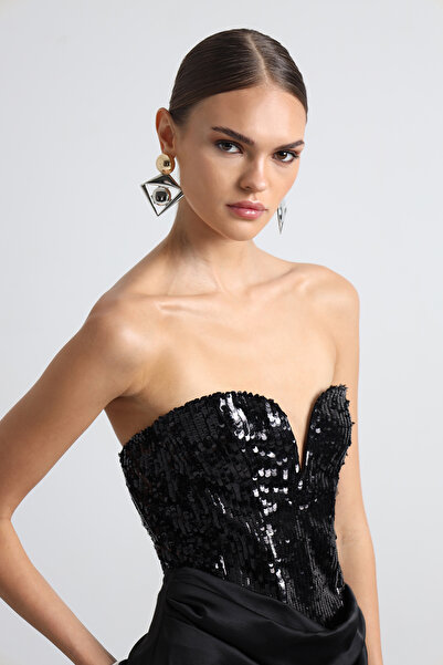 Mozto Ravelle Corseted Sweetheart Neckline Maxi Black Dress