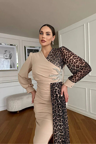 Neşeli Butik kadın leopar detaylı yırtmaçlı abiye elbise NBNC2509