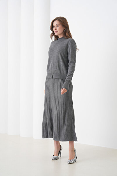 MAMAYAGA Women's Pleated Skirt Sweater V Design Suitable for Hijab Knitted Sweater Skirt Set