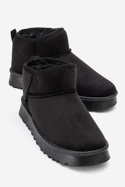 CCWAY AYAKKABI حذاء قصير ذو نعل منخفض باللون الأسود