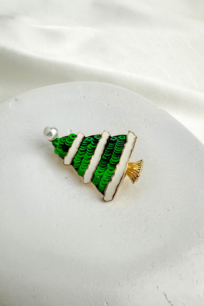 Modex Yılbaşı Özel İncili Yeşil Pul Detay Çam Ağacı Broş (4cm)