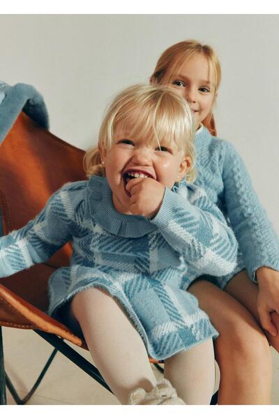 Abel & Lula طقم تنورة تريكو للفتيات الصغيرات من مايورال أبيل ولولا باللون الأخضر