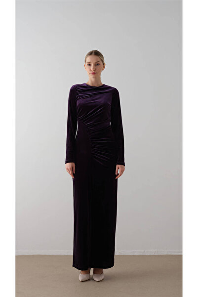 miha Hicran Önal فستان مخملي بتصميم مزموم من الأمام باللون الأرجواني