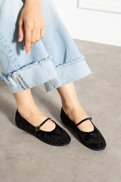 Mio Styllo Belle Velvet and Embroidery Detailed Round Toe Luxury Women's Ballerina Shoes