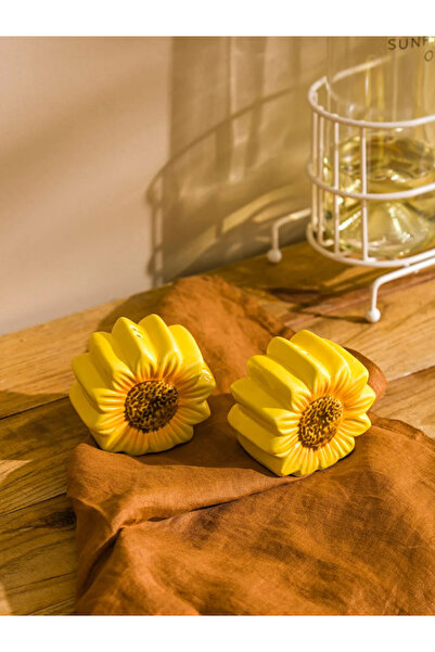 LC Waikiki Çiçek Figürlü Seramik Tuzluk ve Biberlik