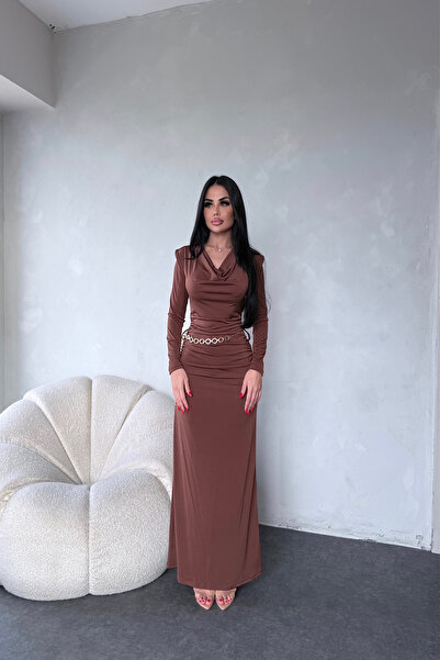 KAMACI BUTİK فستان ديجاجي بحزام سلسلة على شكل ياقة