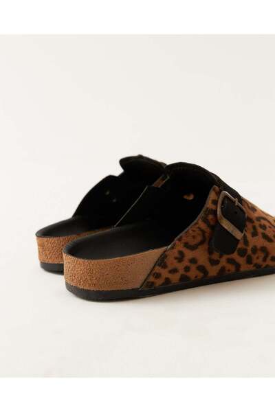 Chirpy Women's Buckled Leopard Patterned Closed-Front House Slippers