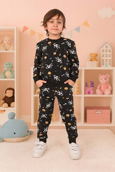 Little Miny Kids طقم علوي وسفلي للأولاد بنمط رائد الفضاء باللون الأسود مكون م...