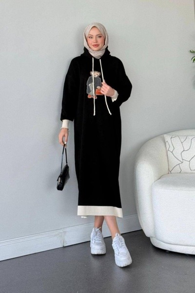 Bahar Altundemir Kadın Kapüşonlu Oversize Ayıcıklı Triko Elbise