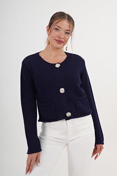 Hipo Trend سترة تريكو باللون الأزرق الداكن مع أزرار وجيوب موديل حياكة دانتيل