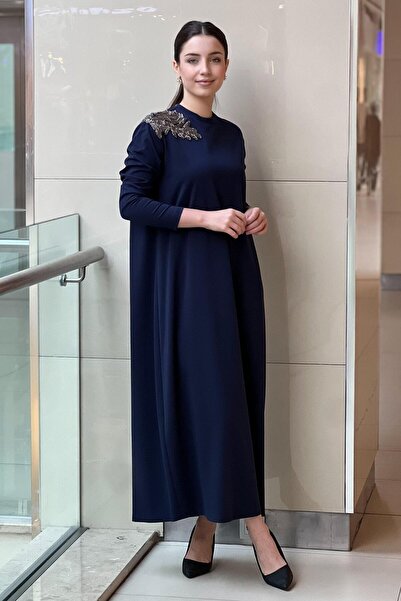 Nurcan Çetin Omuzu Boncuk İşlemeli Bambu Elbise