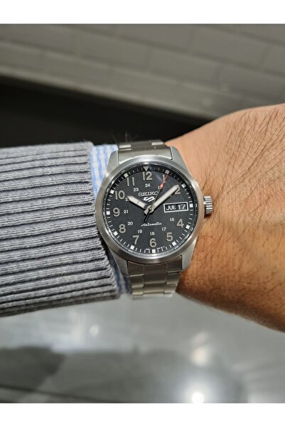Seiko 5 Sport - Automatic Black Dial Calendar Steel Bracelet 3 Atm Water Resistant Men's Wristwatch