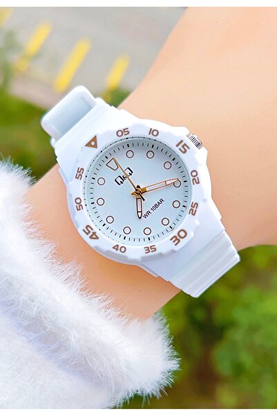 Q&Q 10 Atm Waterproof Silicone Strap Girl's Wristwatch with 2 Years Warranty