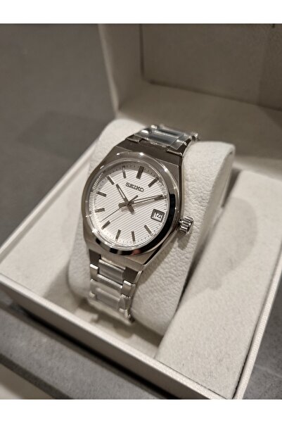 Seiko Metallic Steel Bracelet 10 Atm Water Resistant Sapphire Glass Women Wristwatch