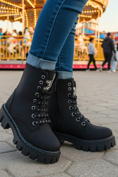 Ekonomik Ayakkabı Kız Çocuk Siyah Postal Bot Taş Detaylı Bağcıklı Fermuarlı