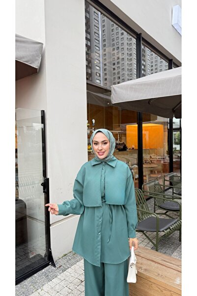 BURCU TESETTÜR Costum de scuba cu nasturi în față, model supradimensionat, pe...