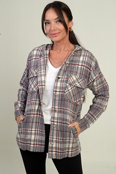 By Saygı Kadın Kapüşonlu Ekose Desenli Metal Düğmeli Cepli Gömlek