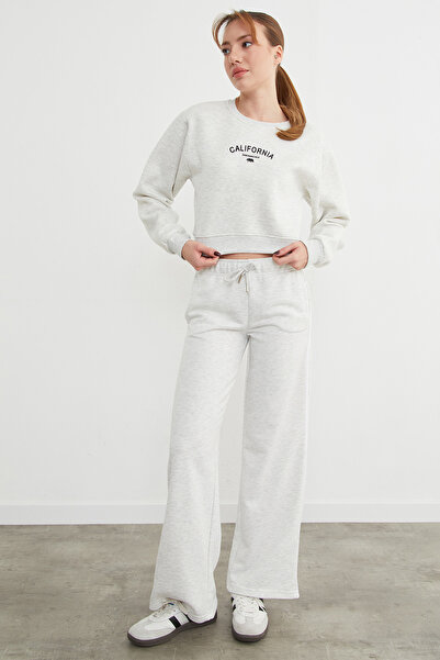 Fulla Moda 3 Thread California Letter Print Crop Sweatshirt