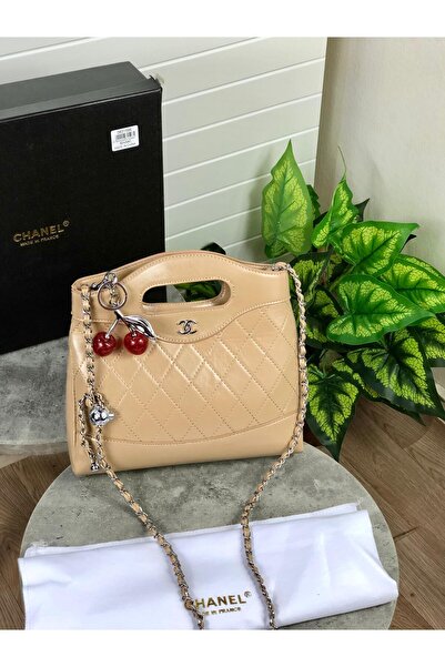 GGGG Shoulder bag with accessories