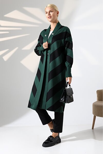 aytenli Straight Collar Silver Accessories Available in Sizes S to XL Standard Size Compatible Zigzag Pattern Knee-Length Stylish Knitwear Cardigan