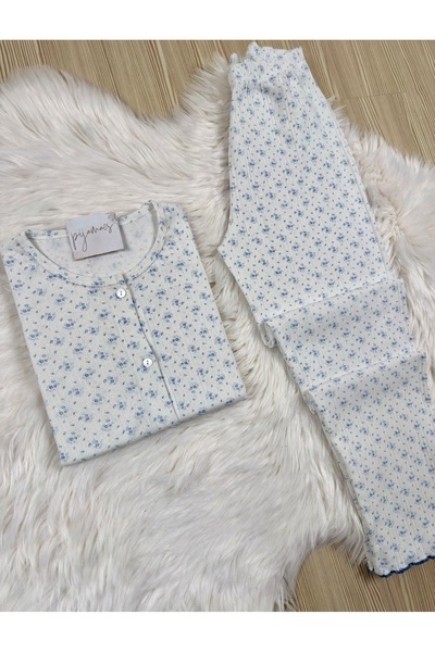 Pijamacs Beyaz Üzeri Mavi Çiçek Desenli Ajurlu/Delikli Önden Düğmeli Uzun Kol Pijama Takımı