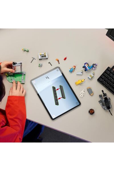 LEGO Fortnite Peely & Sparkplug's Camp Set 77075