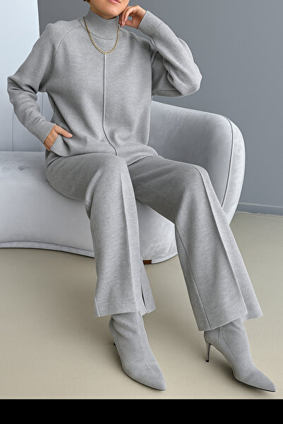 DağdevirenTkstl طقم تريكو نسائي بياقة واقفة