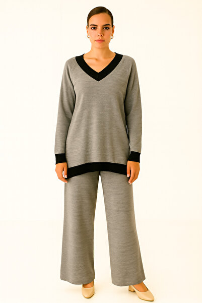 DağdevirenTkstl بدلة تريكو نسائية برقبة على شكل حرف V